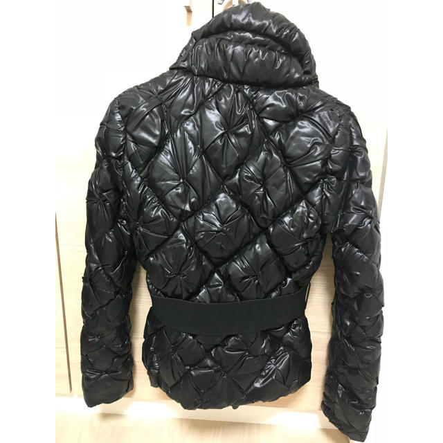 MONCLER(モンクレール)のモンクレール レディースダウンジャケット レディースのジャケット/アウター(ダウンジャケット)の商品写真