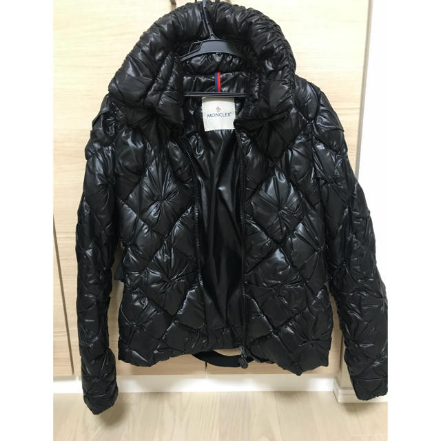 MONCLER(モンクレール)のモンクレール レディースダウンジャケット レディースのジャケット/アウター(ダウンジャケット)の商品写真