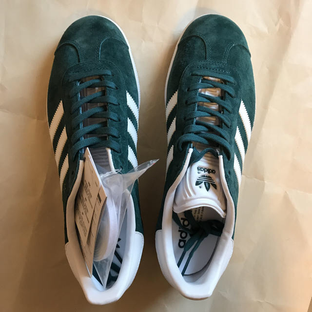 adidas(アディダス)の新品✳︎アディダス ガゼル 24.5 スウェード 深緑 レディースの靴/シューズ(スニーカー)の商品写真