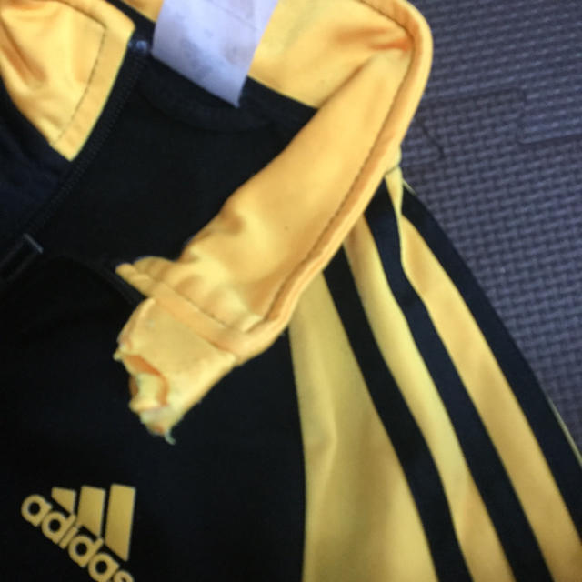 adidas(アディダス)のアディダス130ジャージセット キッズ/ベビー/マタニティのキッズ服男の子用(90cm~)(その他)の商品写真