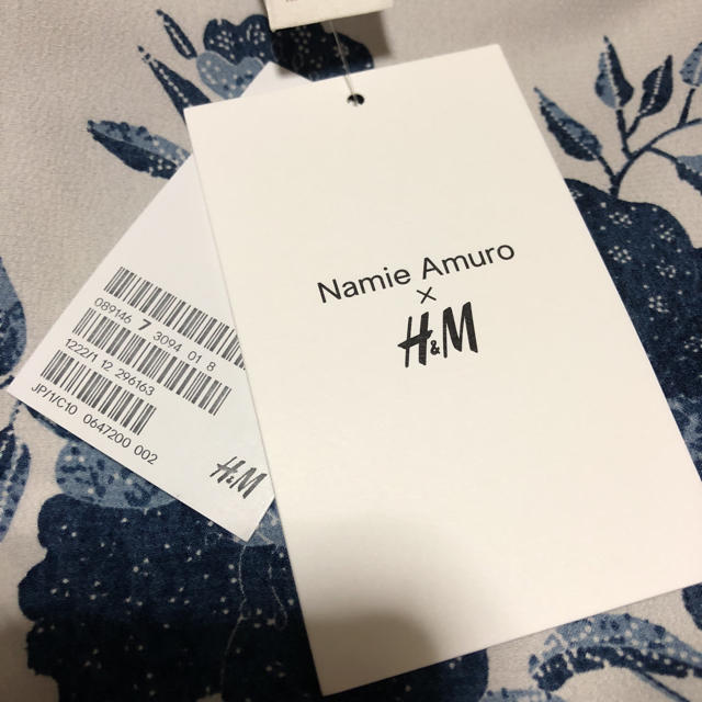 H&M(エイチアンドエム)のH&M安室奈美恵コラボ レディースのジャケット/アウター(ガウンコート)の商品写真