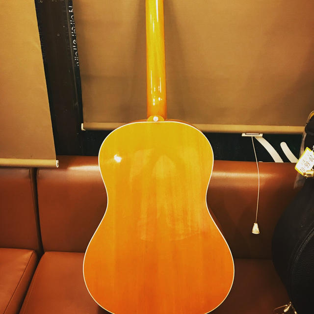 Gibson(ギブソン)のGibson LG-2 American Eagle アコースティックギター 楽器のギター(アコースティックギター)の商品写真