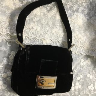 フェンディ(FENDI)のFENDI ミニショルダーバッグ フェンディ  正規品(ショルダーバッグ)