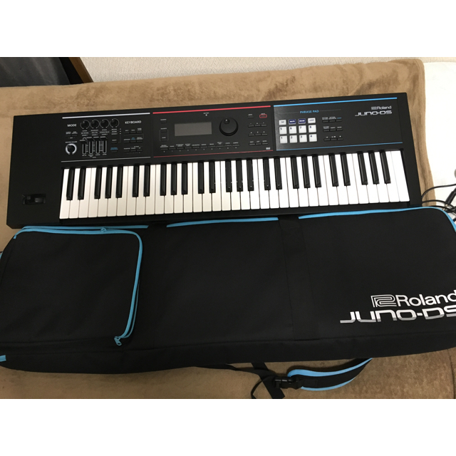 Roland(ローランド)の[タイガ様専用]シンセサイザー Roland  JUNO DS61 楽器の鍵盤楽器(キーボード/シンセサイザー)の商品写真