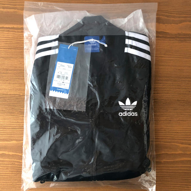 adidas(アディダス)の★新品正規品★アディダス SST トラックトップ レディース ブラック M レディースのトップス(トレーナー/スウェット)の商品写真