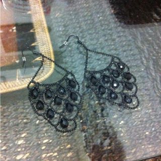 エイチアンドエム(H&M)のシャンデリア風ピアス(ピアス)