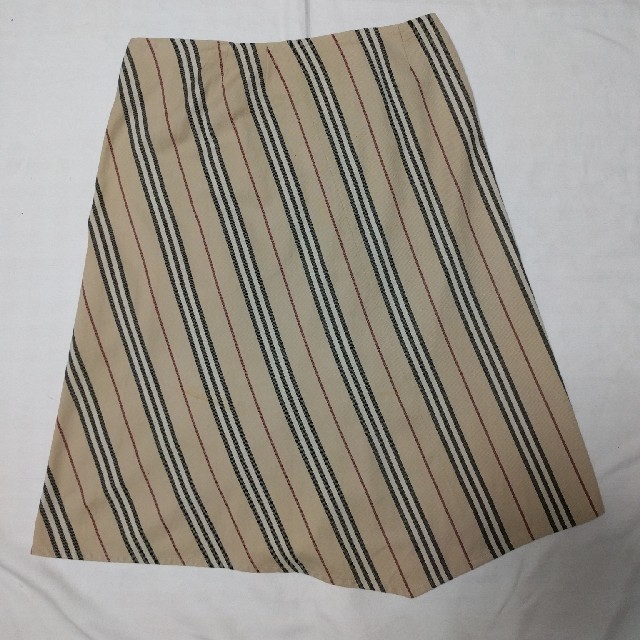 BURBERRY(バーバリー)の巻きスカート15号　BURBERRY レディースのスカート(ひざ丈スカート)の商品写真