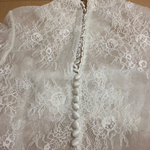 with a white長袖ボレロ レディースのフォーマル/ドレス(ウェディングドレス)の商品写真