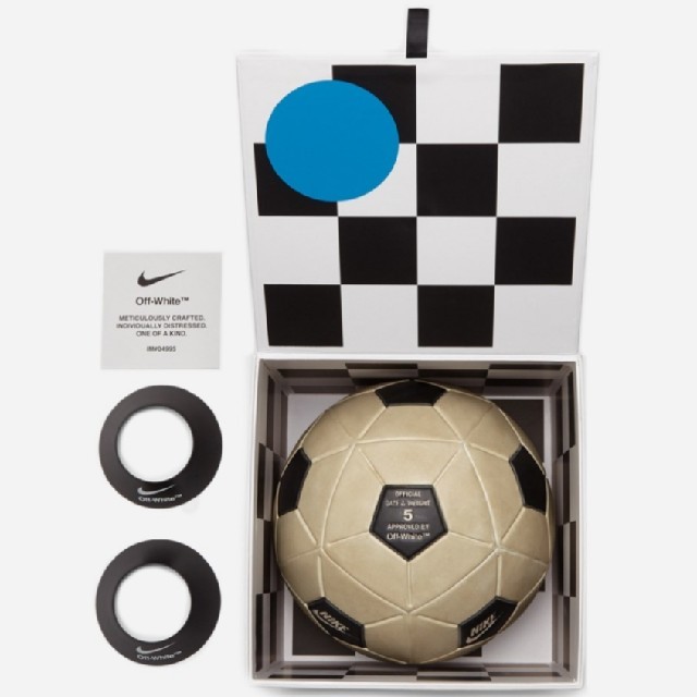 OFF-WHITE(オフホワイト)の値下げ中 NikeLab x Off-White Magia Football スポーツ/アウトドアのサッカー/フットサル(ボール)の商品写真