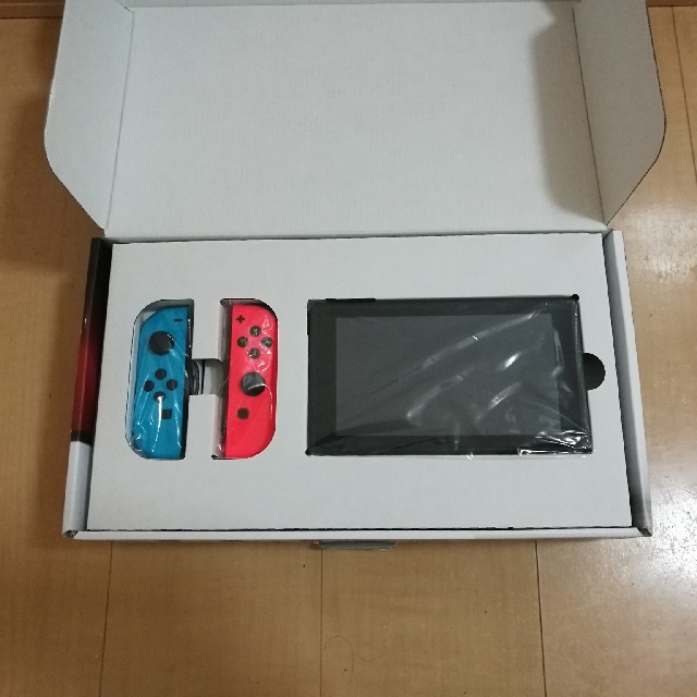 Nintendo Switch(ニンテンドースイッチ)の【美品】Nintendo Switch ニンテンドースイッチ本体 エンタメ/ホビーのゲームソフト/ゲーム機本体(家庭用ゲーム機本体)の商品写真