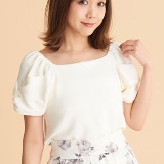 マジェスティックレゴン(MAJESTIC LEGON)の美品　スクエアトップス(カットソー(半袖/袖なし))