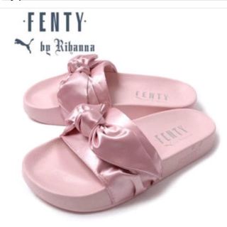 プーマ(PUMA)の25cm FENTY × PUMA Bow Slide(サンダル)