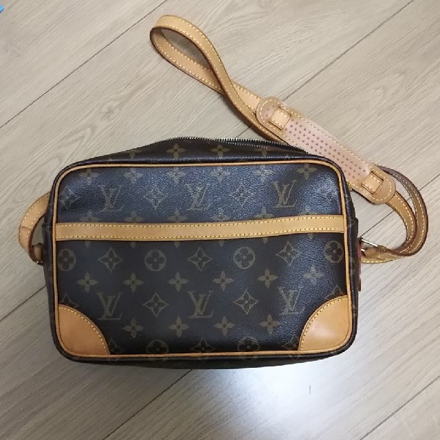 バッグヴィトン ショルダーバッグ LOUIS VUITTON