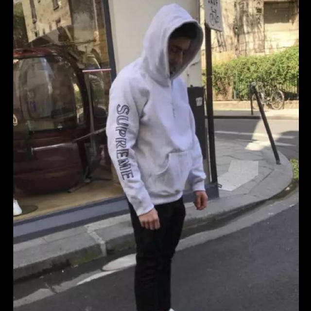 シュプリームパーカー SサイズSupreme-