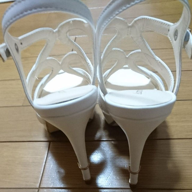 vanitybeauty(バニティービューティー)のサンダル ホワイト レディースの靴/シューズ(サンダル)の商品写真