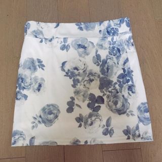 グレイル(GRL)の【美品】花柄タイトスカート(ミニスカート)