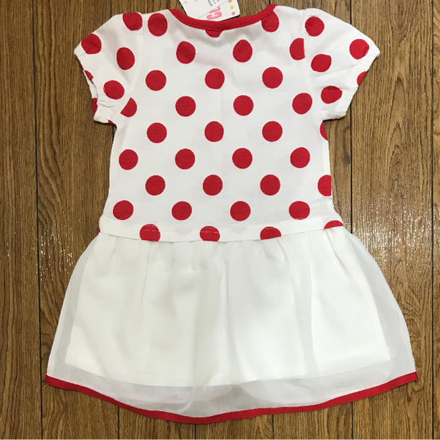 新品♡ドット柄ワンピース 95センチ 赤 キッズ/ベビー/マタニティのキッズ服女の子用(90cm~)(ワンピース)の商品写真