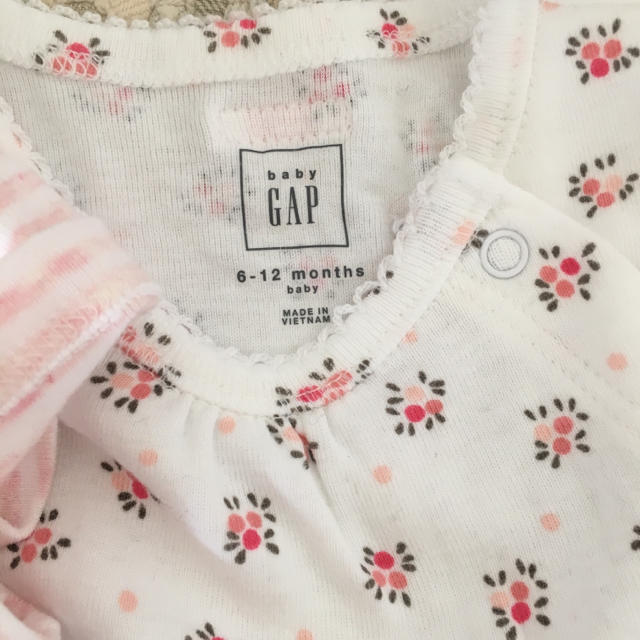 babyGAP(ベビーギャップ)のみずみずさま専用 キッズ/ベビー/マタニティのベビー服(~85cm)(ロンパース)の商品写真