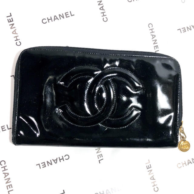 CHANEL(シャネル)のシャネル パテント エナメル ラウンドファスナー レディースのファッション小物(財布)の商品写真