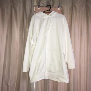 ユニクロ(UNIQLO)のユニクロ 白 パーカー XL(パーカー)