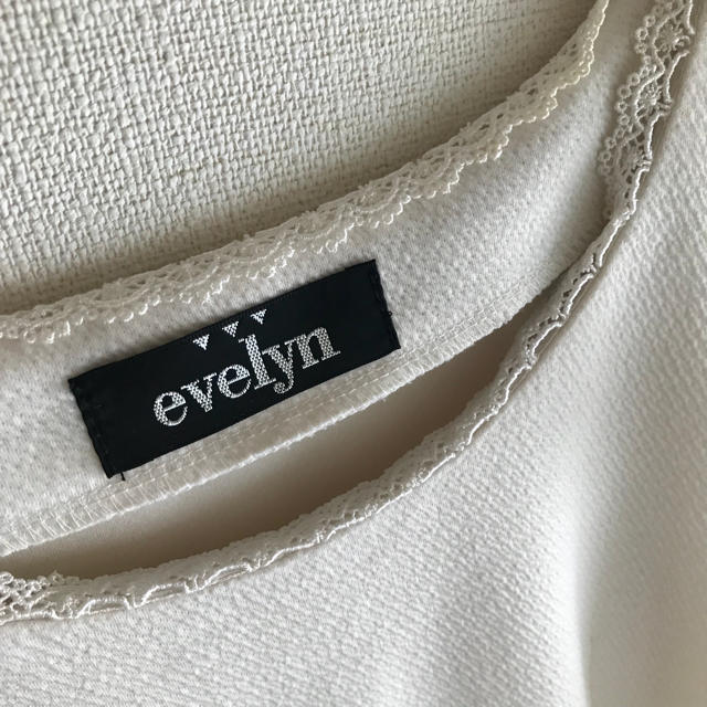 evelyn(エブリン)のノースリーブフリル付きトップス レディースのトップス(カットソー(半袖/袖なし))の商品写真