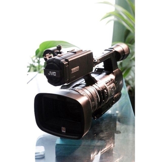 JVC GY-HM600 フルセット　高感度F11　希少機種(ビデオカメラ)