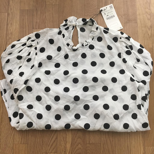 ZARA(ザラ)のZARA💓ドットブラウス レディースのトップス(シャツ/ブラウス(長袖/七分))の商品写真