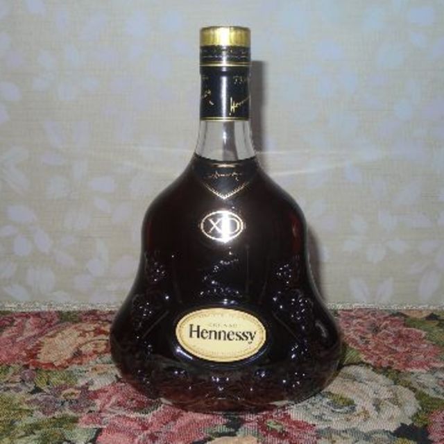未開栓】Hennessy ヘネシー XO 金キャップ 700ml 古酒 未開栓】Hennessy ヘネシー XO 金キャップ 700ml 古酒