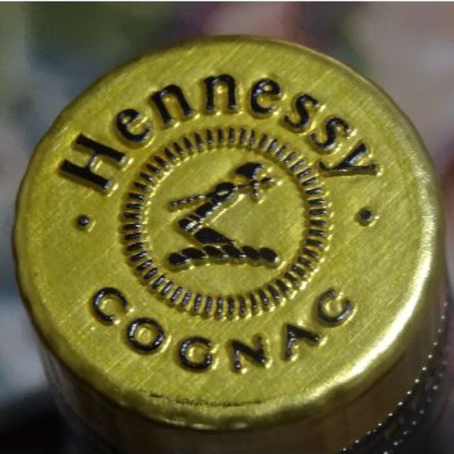 未開栓】Hennessy ヘネシー XO 金キャップ 700ml 古酒 未開栓】Hennessy ヘネシー XO 金キャップ 700ml 古酒