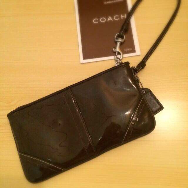 COACH(コーチ)のみきブーッ様専用☆コーチ+ピアス☆送料込 レディースのファッション小物(ポーチ)の商品写真