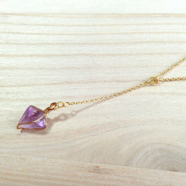 Y字 八面体ネックレス パープルフローライト 蛍石 ワイヤー Y字 八面体ネックレス パープルフローライト 蛍石 ワイヤー
