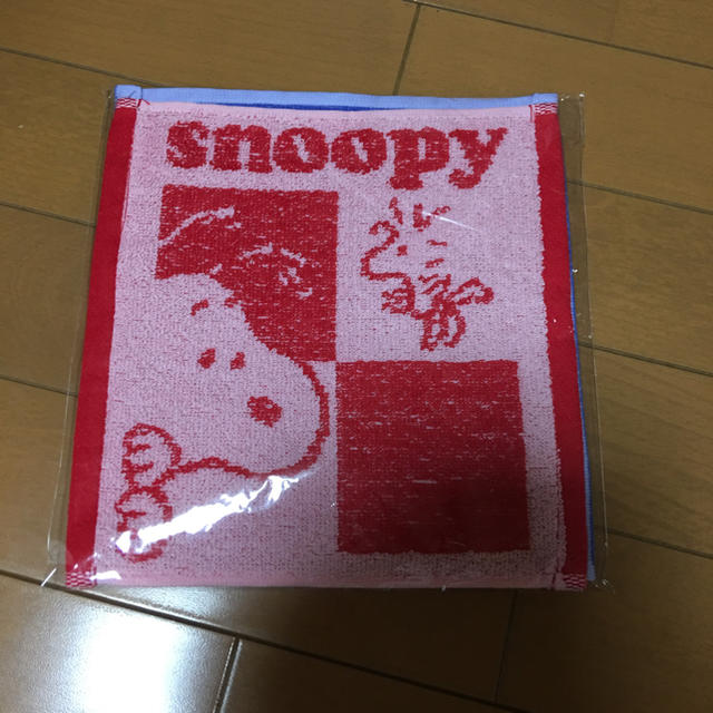 SNOOPY(スヌーピー)のスヌーピー ハンドタオル エンタメ/ホビーのアニメグッズ(タオル)の商品写真