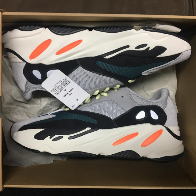 adidas(アディダス)のadidas Yeezy Boost 700 wave runner イージー メンズの靴/シューズ(スニーカー)の商品写真