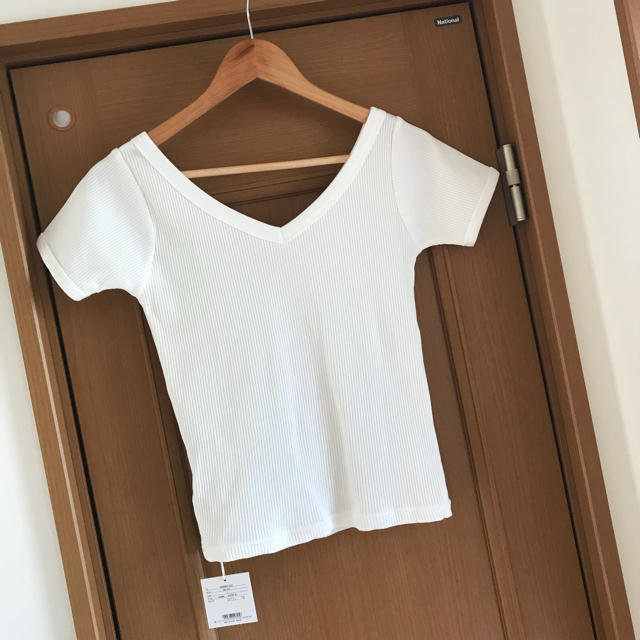 SLY(スライ)の今季♡SLY  Ｖネックトップス レディースのトップス(Tシャツ(半袖/袖なし))の商品写真