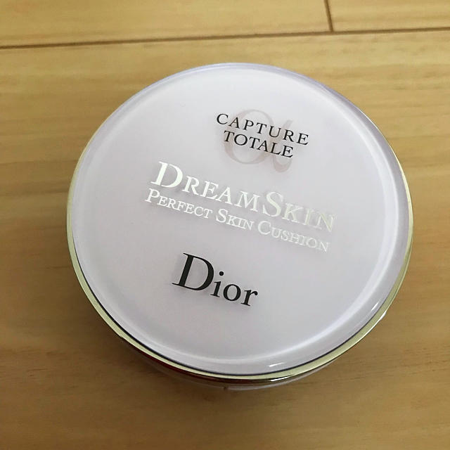 Dior(ディオール)のDior カプチュール トータル ドリームスキン 容器 コスメ/美容のベースメイク/化粧品(ファンデーション)の商品写真