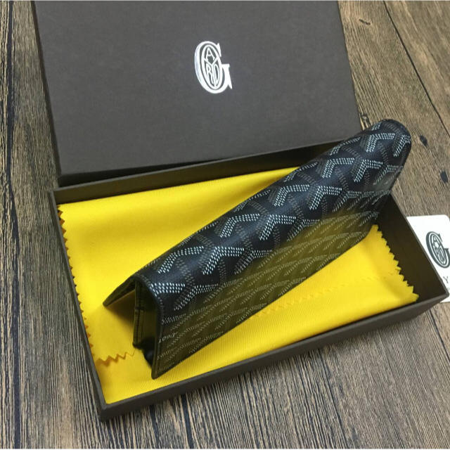 GOYARD(ゴヤール)の正規品 ゴヤールレザー二つ折り長財布 箱あり メンズのファッション小物(長財布)の商品写真