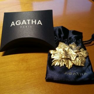 アガタ(AGATHA)のAGATHA メープルブローチ(ブローチ/コサージュ)