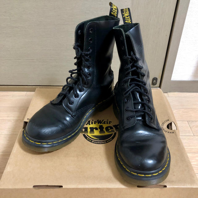 Dr.Martens(ドクターマーチン)の☆23日まで値下げ！【箱アリ 中古品】Dr.Martens 10ホール 24cm レディースの靴/シューズ(ブーツ)の商品写真