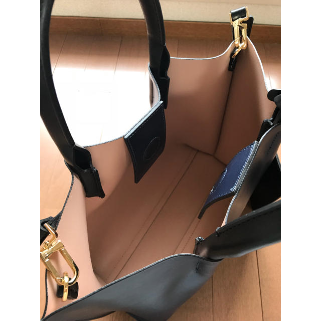 BARNEYS NEW YORK(バーニーズニューヨーク)のGIANNI CHIARINI ジャンニキャリーニバッグ レディースのバッグ(ショルダーバッグ)の商品写真