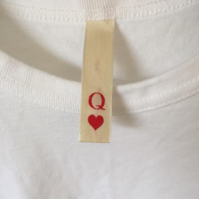 Q(キュー)のQ♡ ポケット付きTシャツ 白T レディースのトップス(Tシャツ(半袖/袖なし))の商品写真