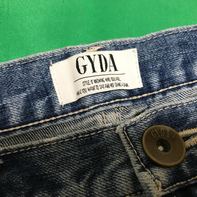 GYDA(ジェイダ)のGYDA ダメージデニム レディースのパンツ(デニム/ジーンズ)の商品写真