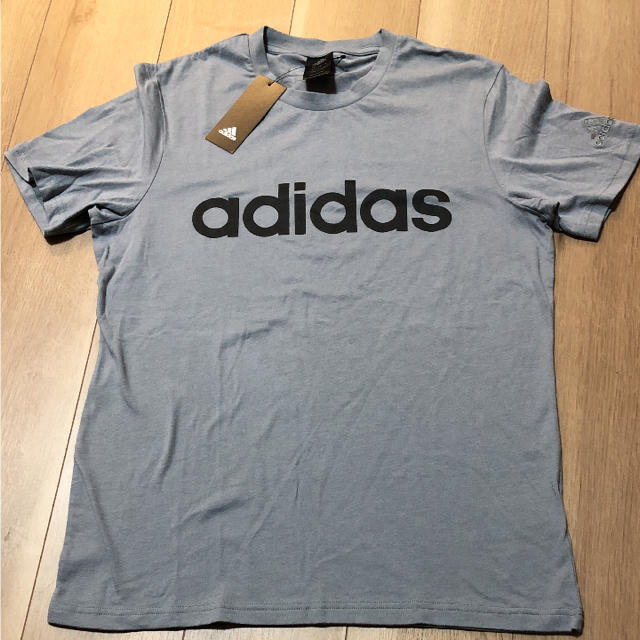 adidas(アディダス)の新品タグ付き！アディダス ロゴTシャツ メンズのトップス(Tシャツ/カットソー(半袖/袖なし))の商品写真