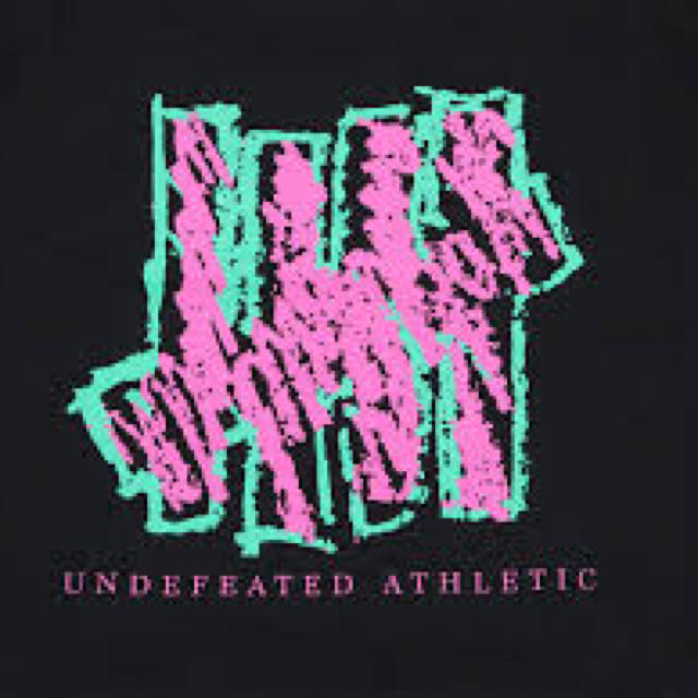 UNDEFEATED(アンディフィーテッド)のSサイズ undefeated scribble ss tee icon  メンズのトップス(Tシャツ/カットソー(半袖/袖なし))の商品写真