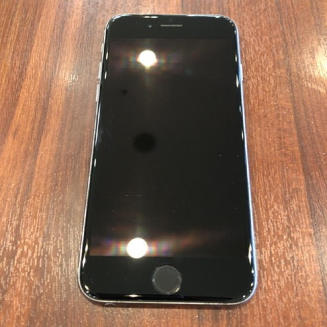 Apple(アップル)のiPhone6s 64G ソフトバンク スペースグレイ iPhone本体 スマホ/家電/カメラのスマートフォン/携帯電話(スマートフォン本体)の商品写真