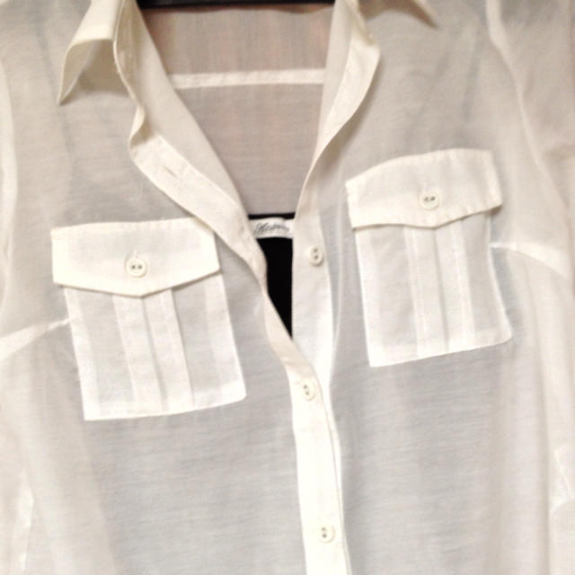 CECIL McBEE(セシルマクビー)のセシルマクビー シャツ レディースのトップス(シャツ/ブラウス(半袖/袖なし))の商品写真