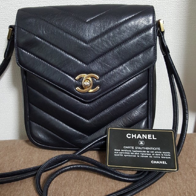 CHANEL シャネル Ｖステッチ ラムスキンポシェットバッグ