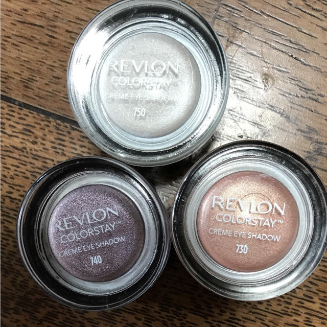 REVLON(レブロン)のレブロン クリームアイシャドウ三点セット コスメ/美容のベースメイク/化粧品(アイシャドウ)の商品写真