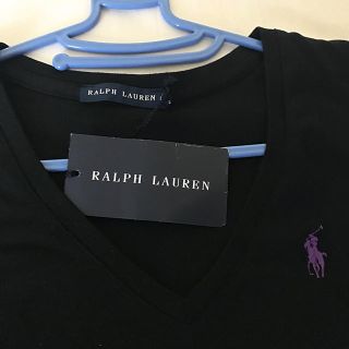 ラルフローレン(Ralph Lauren)のラルフローレン VネックTシャツ 黒×紫 新品タグ付き (Tシャツ(半袖/袖なし))