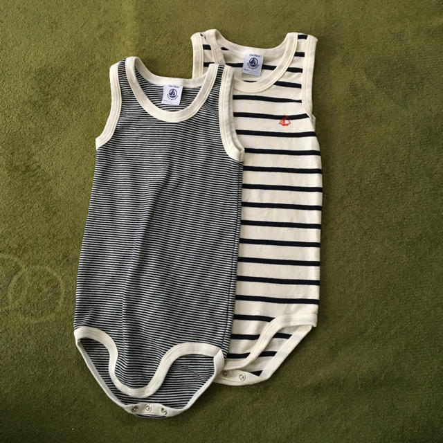 PETIT BATEAU(プチバトー)のプチバトー 二枚セット 未使用品 キッズ/ベビー/マタニティのベビー服(~85cm)(ロンパース)の商品写真