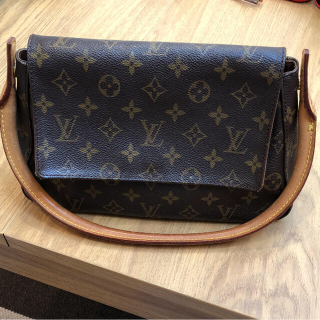 LOUIS VUITTON(ルイヴィトン)のルイ ヴィトン モノグラム ミニルーピング レディースのバッグ(ショルダーバッグ)の商品写真